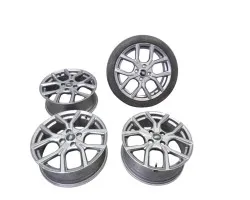 R17 JUEGO LLANTAS FORD FIESTA (CE1)