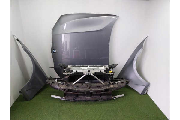Parrilla, guardabarros, parachoques y LED para BMW G20 LCI Lift color
