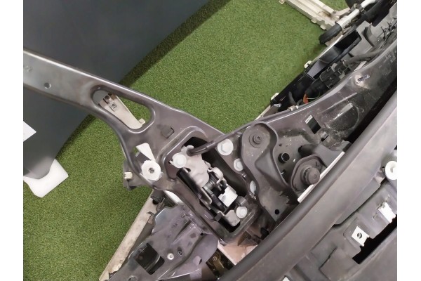 Parrilla, guardabarros, parachoques y radiadores delanteros BMW F44 M2