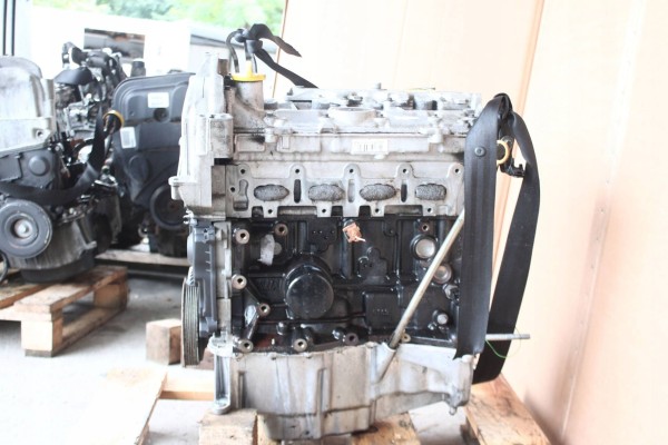 ENGINE POST RENAULT MEGANE III SCENIC 1 6 B K4M K4M848 K4MP848