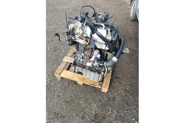 VW T5 LIFT T6 COMPLETE ENGINE 2 0 TDI CCH CCHA 134 thousand km Part manufacturer Volkswagen OE