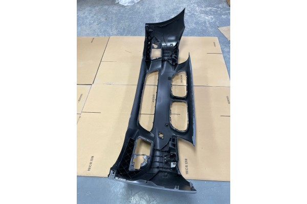 Kit de Parachoques con Salidas de Escape Dobles para BMW Serie 5 535i 