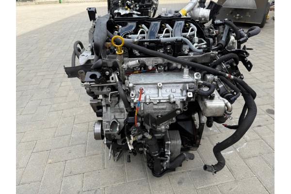 Complete engine 2 0 CDTI Opel Vivaro M9RZ717 M9R 717 95 thousand km Part manufacturer Renault OE