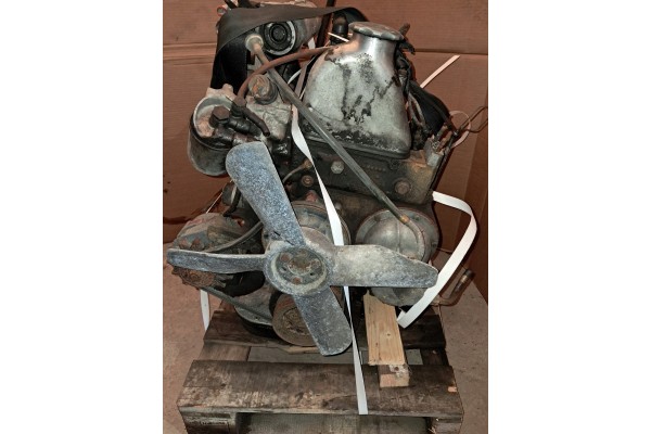 ENGINE 2 0D 615 913 W123 W115 SET AS IN THE PICTURES AFTER A LONG STOP Packaging status open