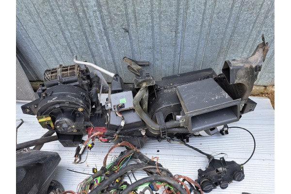IVECO DAILY III 99 06 2 3 BEAM HEATER COMPLETE AIR CONDITIONING Catalog number of the part IVECO DAILY III 99 06 2 3 WIAZKA NAGR