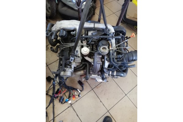 AUDI A6 C5 2 5TDI AYM ENGINE WITH FUEL SYSTEM AND TURBINE 172 000KM Car type passenger cars