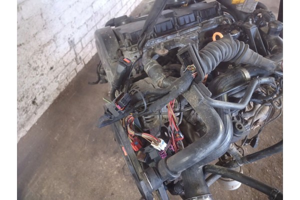 Volkswagen PASSAT B5 5 2001 Engine Catalog number of the part AVB