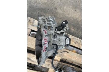 RENAULT CAPTUR CLIO 1 5 DCI GEARBOX JR5 332 JR5332 Part manufacturer Renault OE