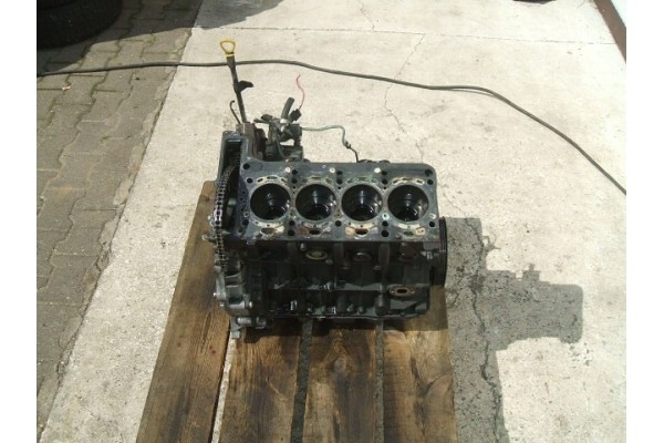 JEEP COMPASS 2 2crd MERCEDES 2 2CDI engine down engine shaft block 6510111401 Part manufacturer Mercedes Benz OE