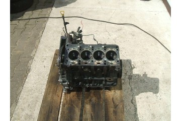 JEEP COMPASS 2 2crd MERCEDES 2 2CDI engine down engine shaft block 6510111401 Part manufacturer Mercedes Benz OE