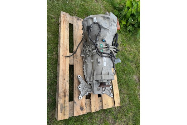 Maserati GHIBLI QUATTROPORTE 3 0B V6 RWD Gearbox 8HP 70X 1087401381 Part manufacturer Maserati OE