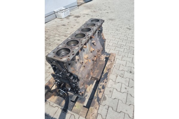 ENGINE BLOCK POST PISTONS CRANKSHAFT VOLVO FH 12 D12 RENAULT MAGNUM DXI 12 Quality of parts according to GVO O original with man
