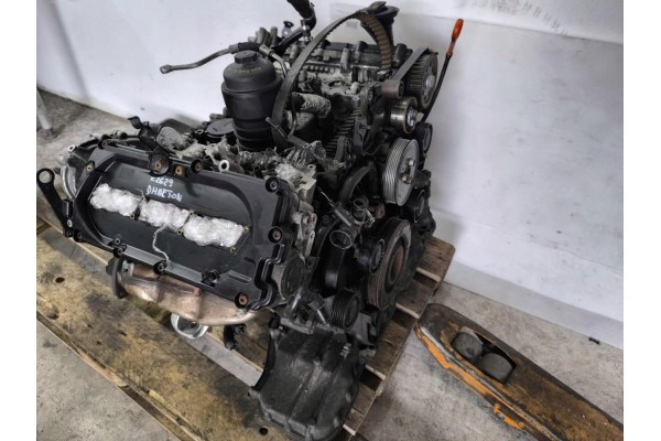 ENGINE POST VW PHAETON 3 0 TDI CAR CARA Part manufacturer Volkswagen OE