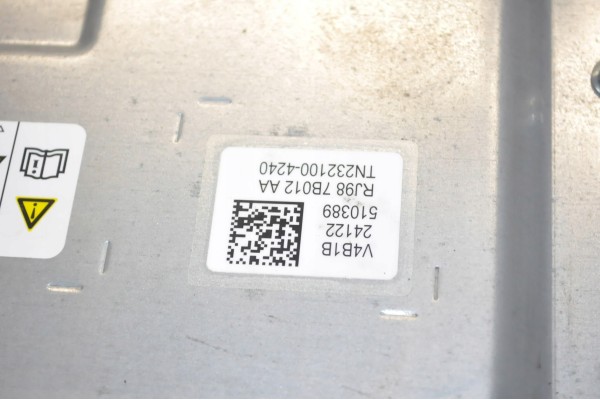 FORD MUSTANG MACH E 2024r REAR ELECTRIC MOTOR RJ98 7P500 AA 19tys km Engine type electric