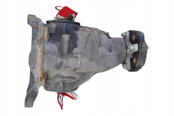 Rear differential Mercedes Benz C W205 A2035310705 Installation side multipurpose
