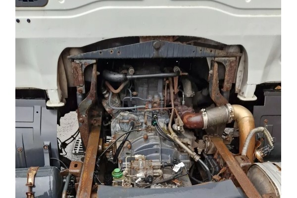 Iveco Eurocargo 3 9 75E18 177 ADBLUE engine pump injection turbine