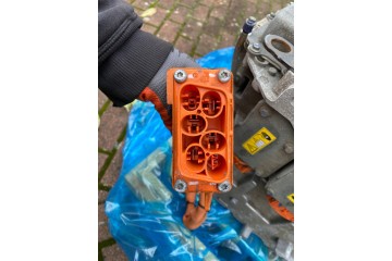 INVERTER WITH CONVERTER RENAULT 290031201R 296G46466R Part manufacturer Renault OE