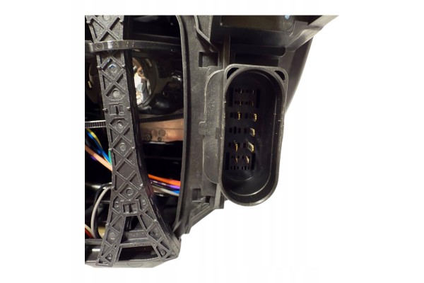 AUDI Q5 09 13 XENON 8R0941030AF NEW HEADLIGHT RIGHT Catalog number of the part 446 1133RMLEHM2