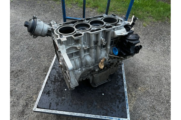 ENGINE BERLINGO PEUGEOT 1 5 BLUE HDI YH01 POST SHAFT BLOCK