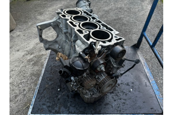 ENGINE BERLINGO PEUGEOT 1 5 BLUE HDI YH01 POST SHAFT BLOCK Catalog number of the part SILNIK BERLINGO PEUGEOT 1 5 BLUE HDI YH01 