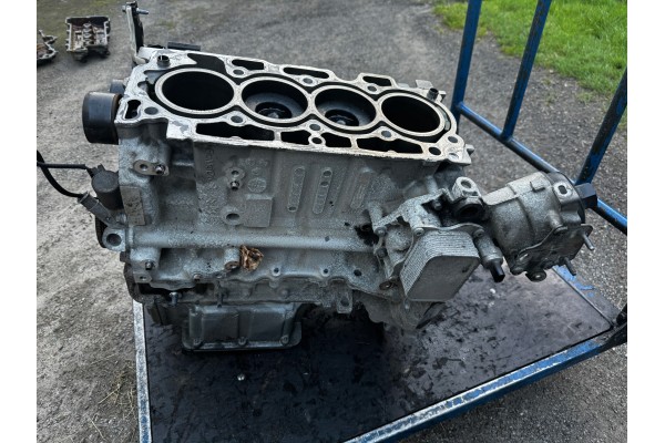 ENGINE BERLINGO PEUGEOT 1 5 BLUE HDI YH01 POST SHAFT BLOCK Part manufacturer Peugeot OE