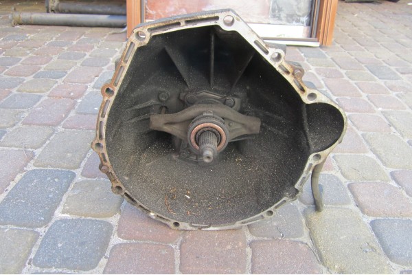 1 MERCEDES W124 2 0E 2 2E 200E GEARBOX 5 GEARS Part manufacturer Mercedes Benz OE