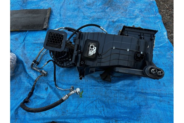 VW T5 1 9 TDI COMPLETE AIR CONDITIONING AIR CONDITIONING SPACER Car type passenger cars