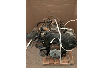 ENGINE 2 5TD D4BA COMPLETE MITSUBISHI L200 PAJERO COMPLETE BUT STANDING OAK