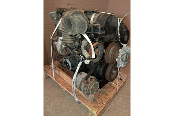 ENGINE 2 5TD D4BA COMPLETE MITSUBISHI L200 PAJERO COMPLETE BUT STANDING OAK Part manufacturer Mitsubishi OE
