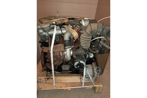 ENGINE 2 5TD D4BA COMPLETE MITSUBISHI L200 PAJERO COMPLETE BUT STANDING OAK Car type cargo vans passenger cars