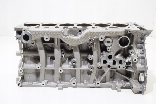 BMW G60 G61 F70 F05 XM G09 B58B30S BLOCK DOWN PISTONS CRANKSHAFT ENGINE B58X Engine type gasoline powered