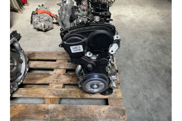 VOLVO XC60 II LIFT B5 Engine B420T11 Catalog number of the part B420T11