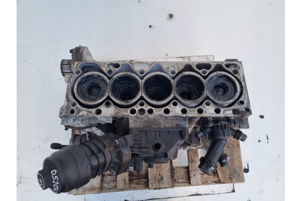 ENGINE BOTTOM Volvo S60 II V60 S80 V70 III XC70 XC60 2 0 D 163HP D5204T3 Catalog number of the part DOL SILNIKA BLOK Volvo S60 I