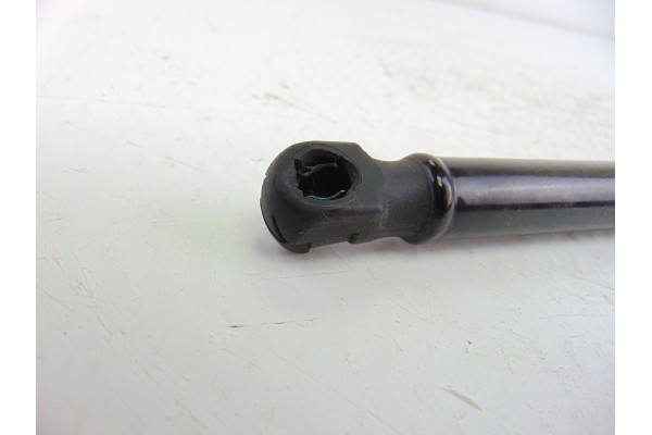 81770-H8010 AMORTIGUADORES MALETERO / PORTON KIA RIO (YB) Business 2017 81770-H8010 198362 KIA - 3