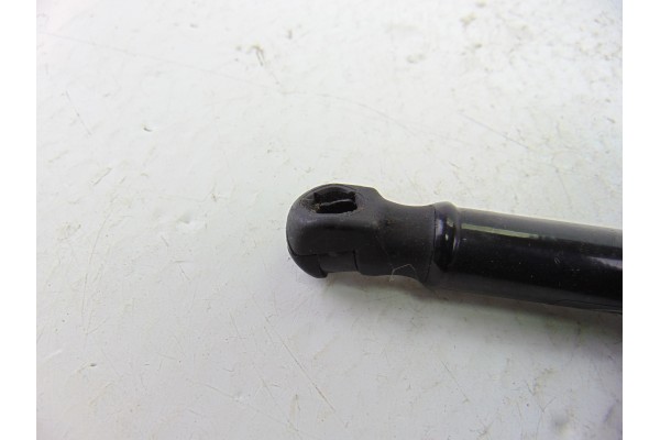  AMORTIGUADORES MALETERO / PORTON KIA RIO (YB) Business 2017 198363 KIA - 2