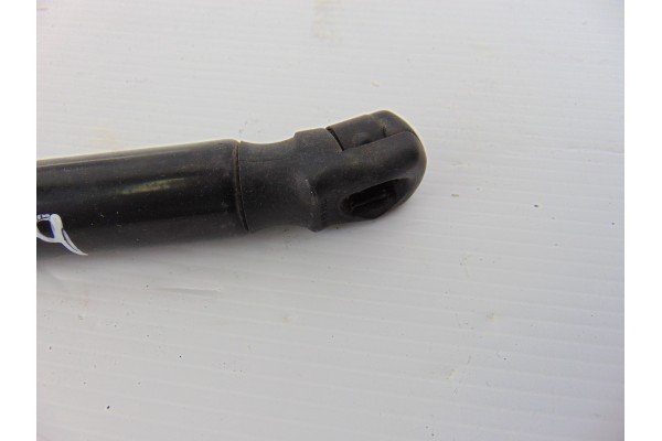 A1769800264 AMORTIGUADORES MALETERO / PORTON MERCEDES-BENZ CLASE A (BM 176) A 180 CDI BlueEfficiency (176.012) 2014 A1769800264 