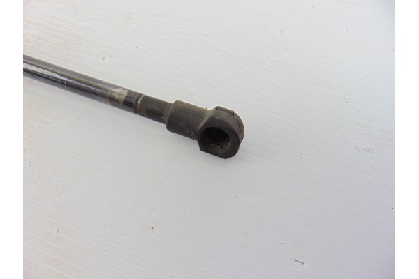  AMORTIGUADORES MALETERO / PORTON BMW SERIE 1 BERLINA (E81/E87) 120d 2008 190275 BMW - 2