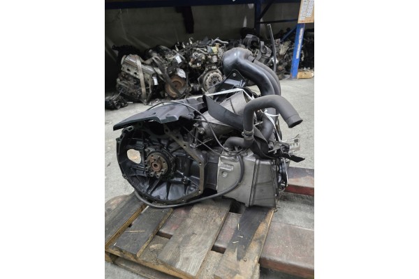Engine mercedes 2 2 w203 with injection pump Engine type diesel