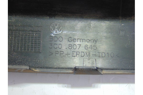 3C0807645 MOLDURAS DELANTERAS VOLKSWAGEN PASSAT BERLINA (3C2) Sportline 2005 3C0807645 194327 VOLKSWAGEN - 1