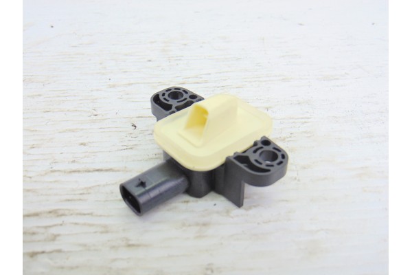 A1668210351 SENSOR MERCEDES-BENZ CLASE CLA (BM 117) CLA 220 CDI 4Matic (117.305) 2015 A1668210351 193513 MERCEDES-BENZ - 2