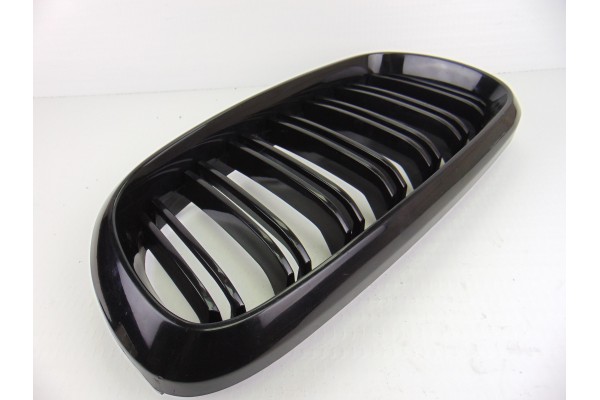  REJILLA DELANTERA BMW SERIE 1 BERLINA (E81/E87) 116d 2009 194526 BMW - 2