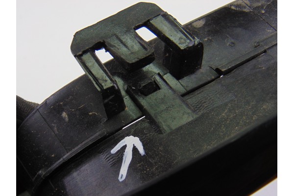  REJILLA DELANTERA BMW SERIE 1 BERLINA (E81/E87) 116d 2009 194526 BMW - 4