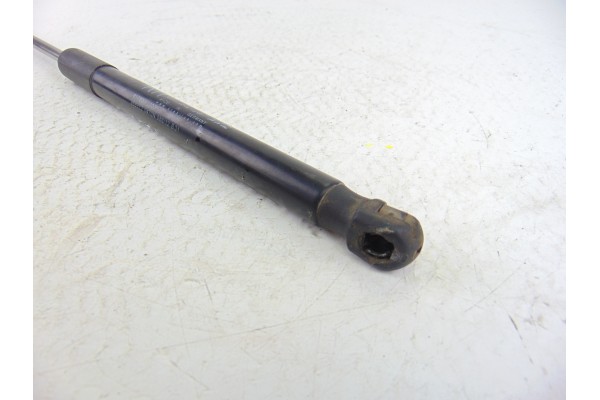 81770-A2000 AMORTIGUADORES MALETERO / PORTON KIA CEED (JD) Concept 2012 81770-A2000 203834 KIA - 1