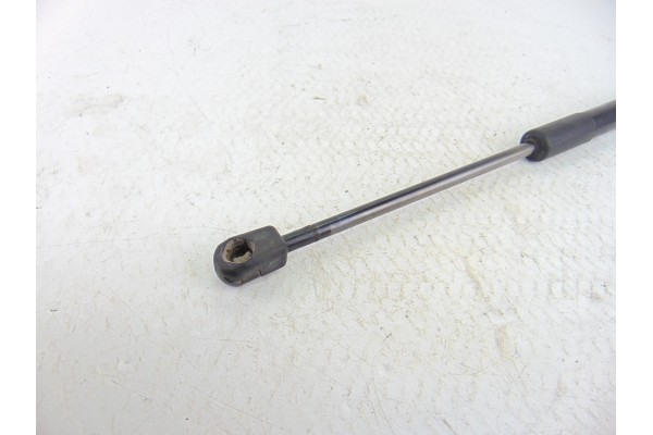 81770-A2000 AMORTIGUADORES MALETERO / PORTON KIA CEED (JD) Concept 2012 81770-A2000 203834 KIA - 2