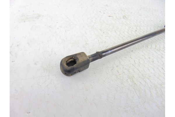 81770-A2000 AMORTIGUADORES MALETERO / PORTON KIA CEED (JD) Concept 2012 81770-A2000 203835 KIA - 2