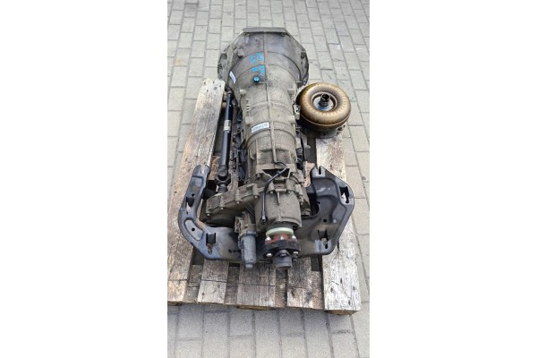 BMW X5 E70 GEARBOX 4 8i 7581585 7574777 COMPLETE WITH REDUCER Catalog number of the part BMW X5 E70 SKRZYNIA BIEGOW 4 8i 7581585