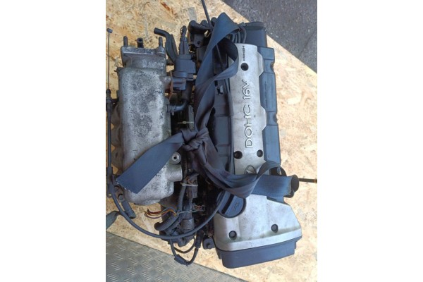 Motor de gasolina HYUNDAI COUPE II GK 2.0 16V G4GC sin fases variables