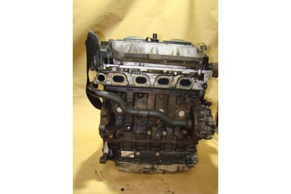 Engine bare post Master Movano G9U A 754 2 5 dci 02 06 241 TYS
