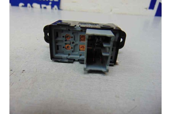 85850-35000 MANDO ELEVALUNAS DELANTERO DERECHO SSANGYONG TIVOLI Limited 4x2 2017 85850-35000 177964 SSANGYONG - 1