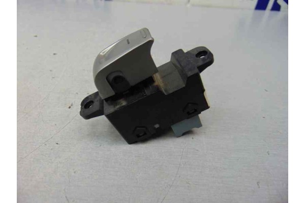 85850-35000 MANDO ELEVALUNAS TRASERO IZQUIERDO SSANGYONG TIVOLI Limited 4x2 2017 85850-35000 177966 SSANGYONG - 2